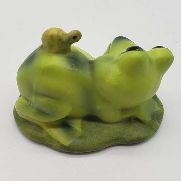 Josef Originals Vintage Ceramic Green Frog on Lily Pad with Snail Figurine - Picture 6 of 8